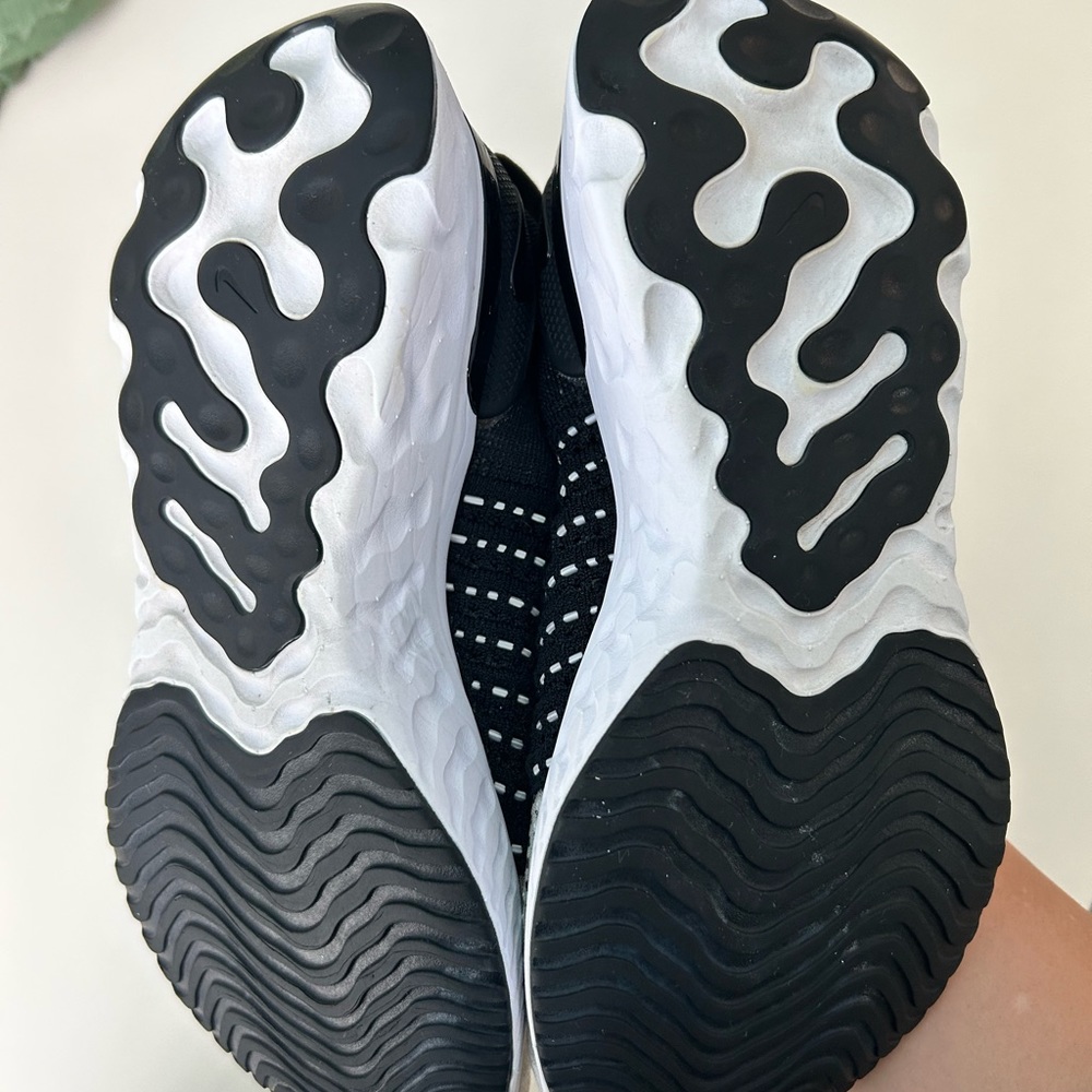 NIKE REACT PHANTOM - Picture 6 of 7
